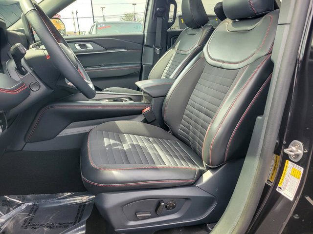 Certified 2025 Ford Explorer ST-Line w/ Premium Package AWD/4WD image 13