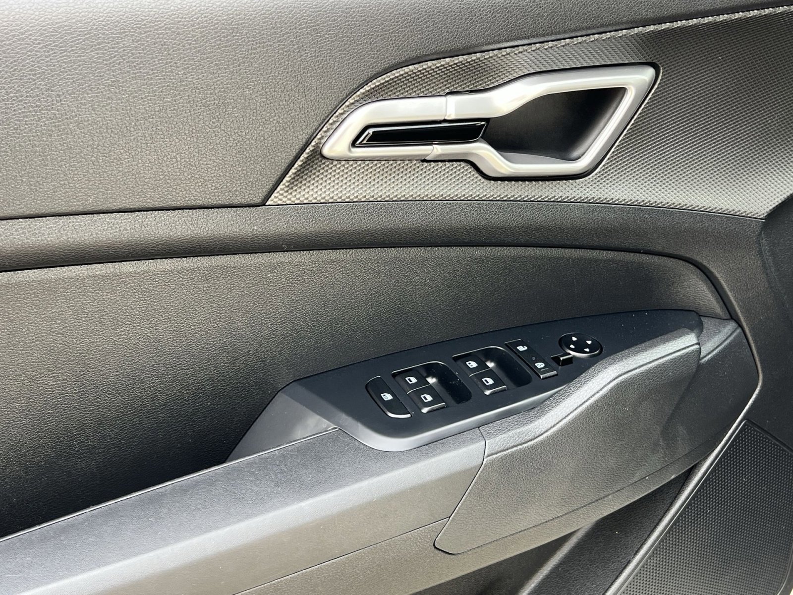 Used 2024 Kia Sportage LX image 15