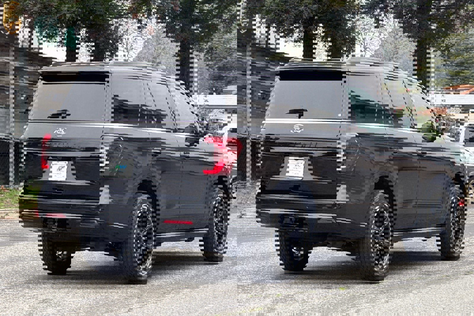 Certified 2024 Ford Expedition Limited image 4