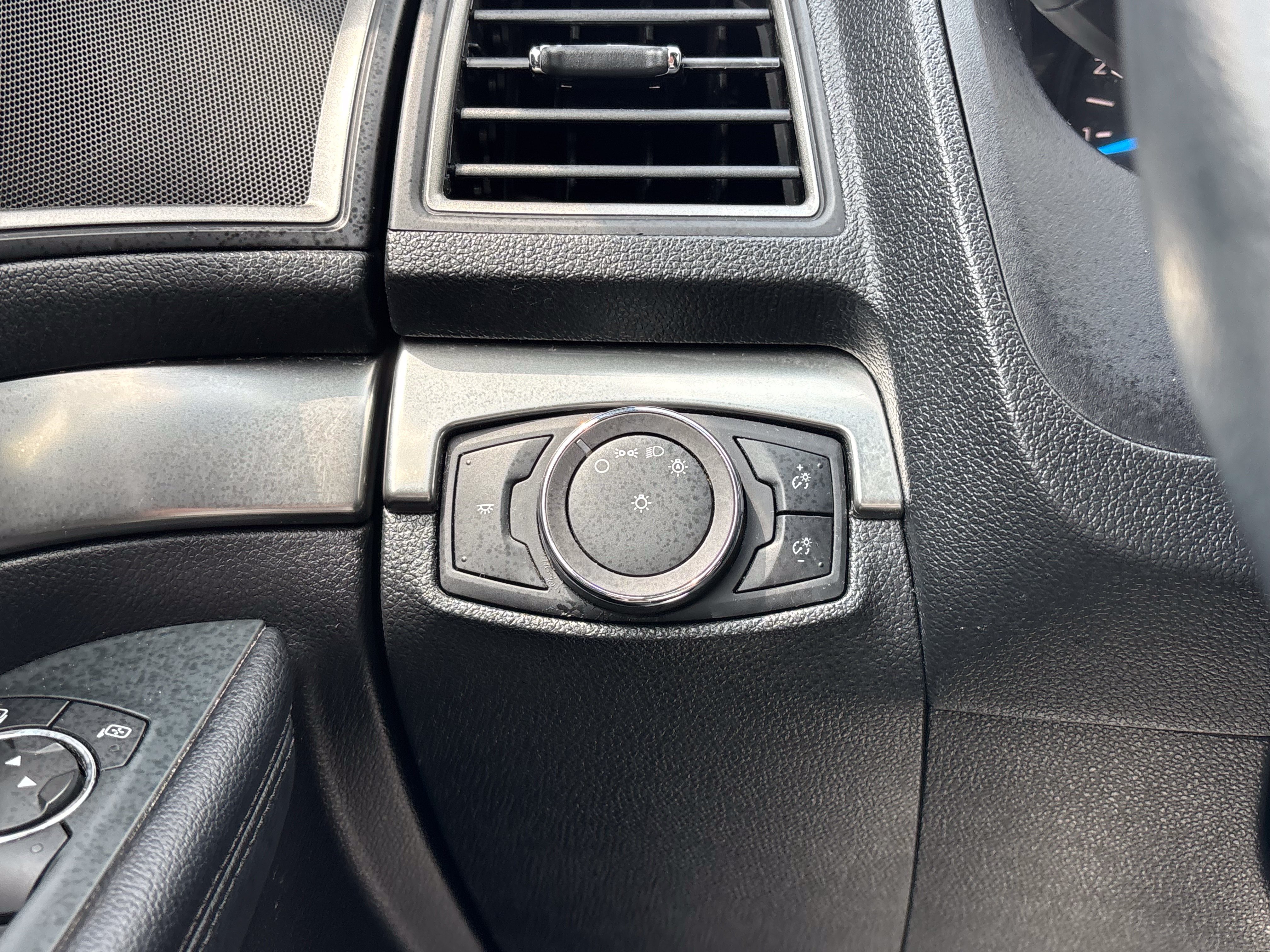 Certified 2019 Ford Explorer XLT FWD image 39