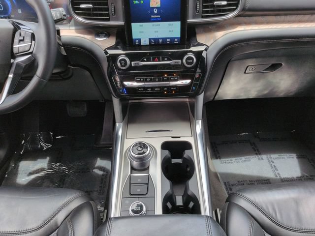 Certified 2022 Ford Explorer Platinum w/ Equipment Group 601A AWD/4WD image 21