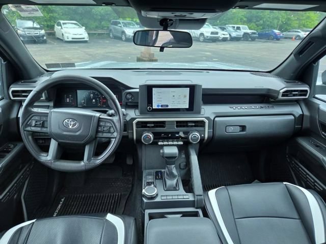Used 2024 Toyota Tacoma SR w/ SR Upgrade Package AWD/4WD image 14