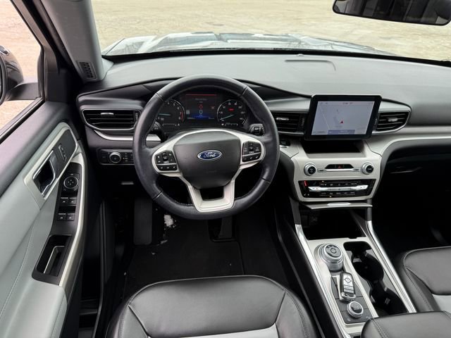 Certified 2022 Ford Explorer XLT w/ Equipment Group 202A image 16