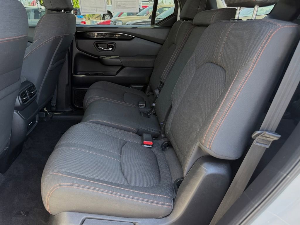 Used 2025 Honda Pilot Sport image 28