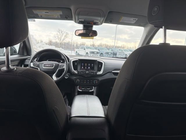 Used 2024 GMC Terrain SLE image 17