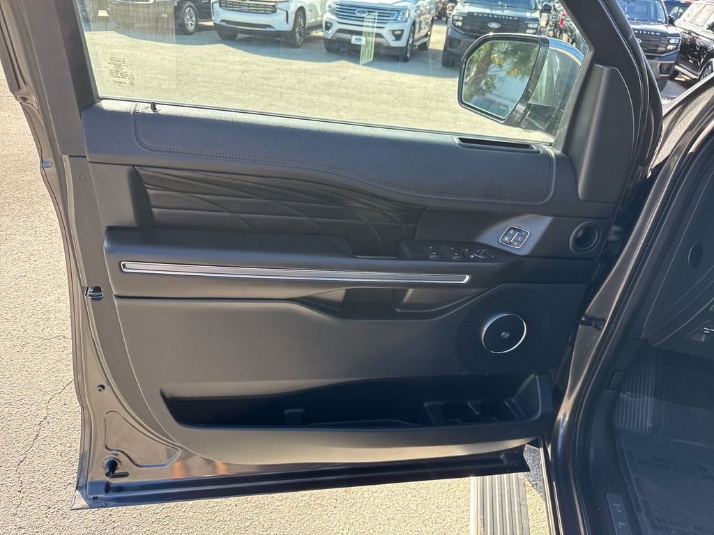Certified 2019 Ford Expedition Platinum image 14