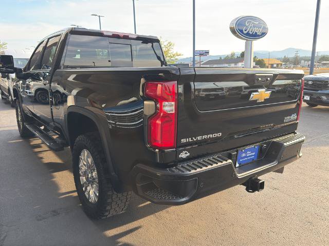 Used 2023 Chevrolet Silverado 2500 High Country w/ Safety Package II AWD/4WD image 16