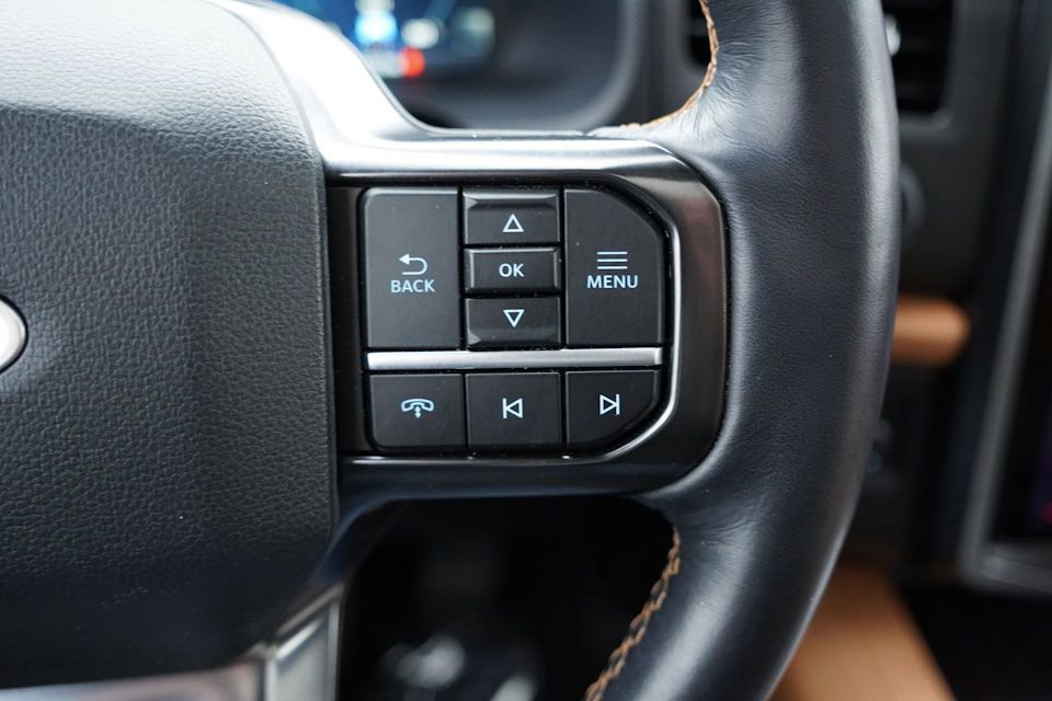 Certified 2024 Ford Expedition Platinum image 39