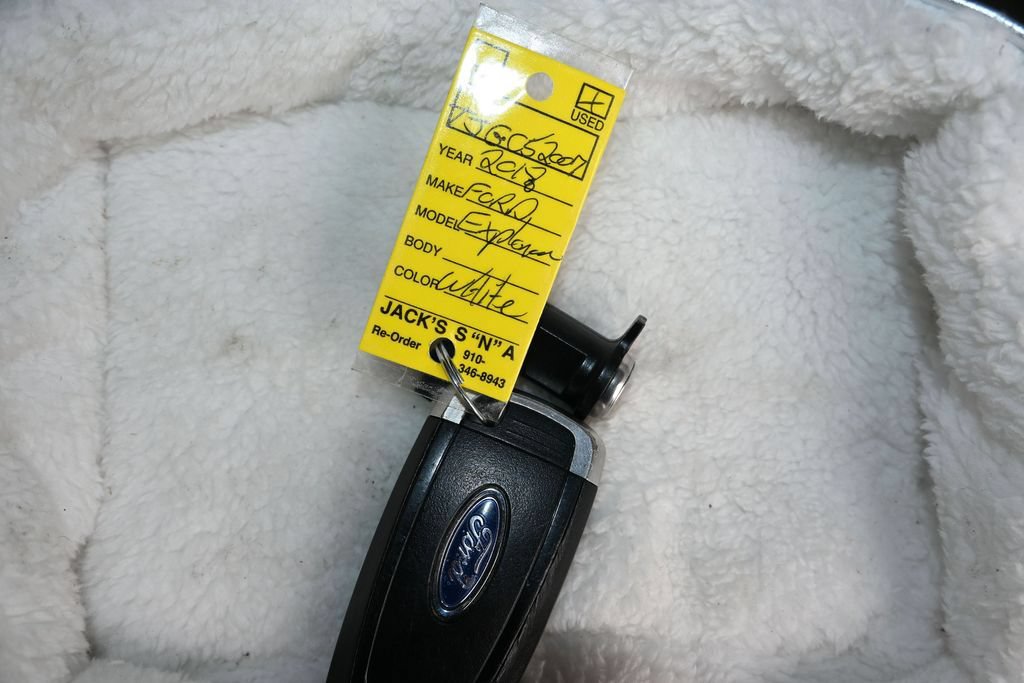 Certified 2018 Ford Explorer XLT w/ Equipment Group 202A FWD image 22