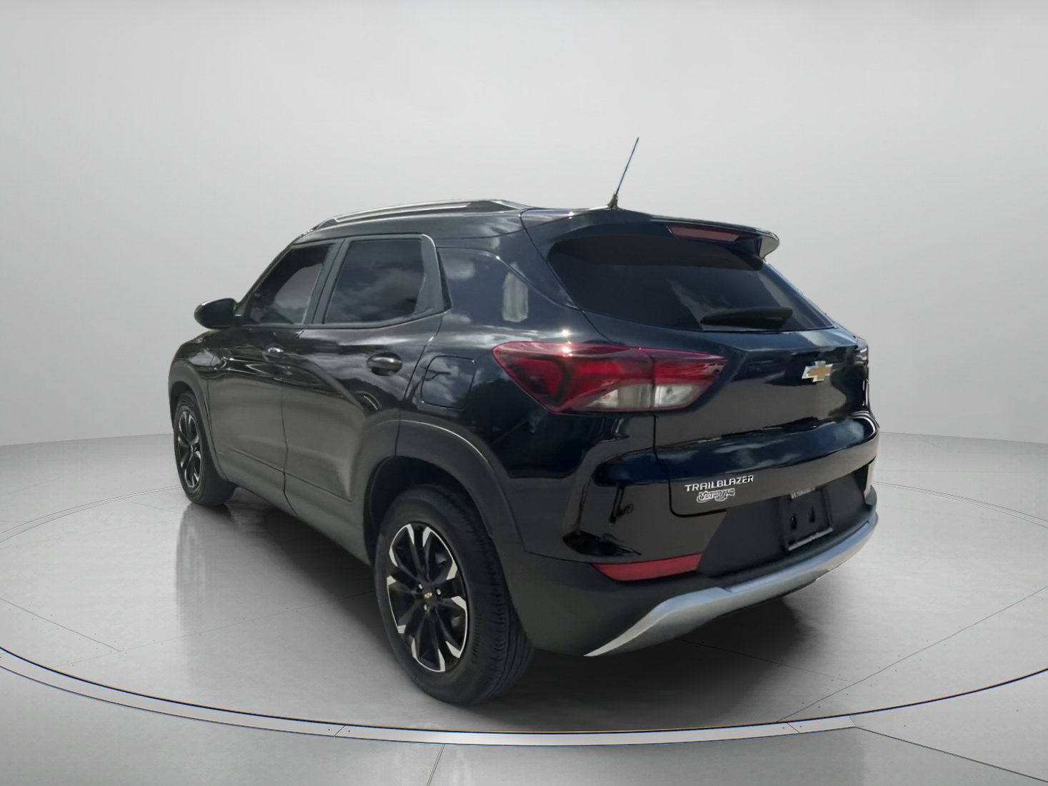 Used 2022 Chevrolet TrailBlazer LT FWD image 23
