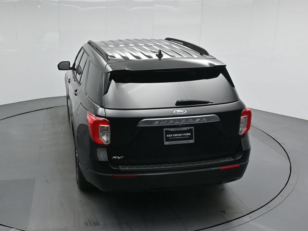 Certified 2024 Ford Explorer XLT RWD image 35