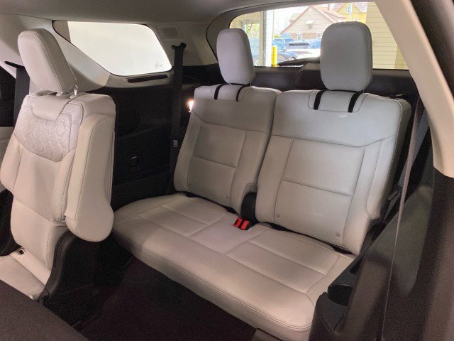 Certified 2025 Ford Explorer Platinum w/ LUX Leather Package AWD/4WD image 11