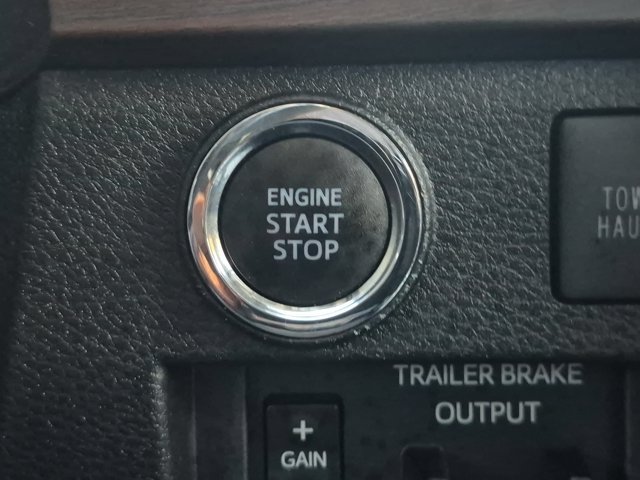 Used 2021 Toyota Tundra Limited w/ Limited Premium Package AWD/4WD image 28