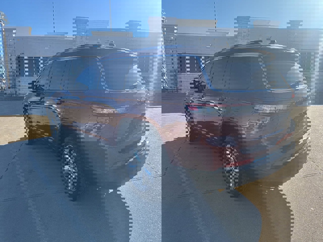 Used 2021 Jeep Grand Cherokee L Limited image 3