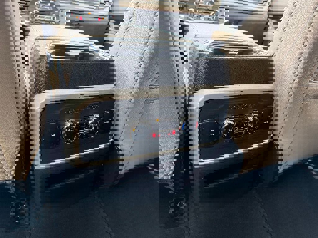 Certified 2024 Ford Expedition Limited image 29