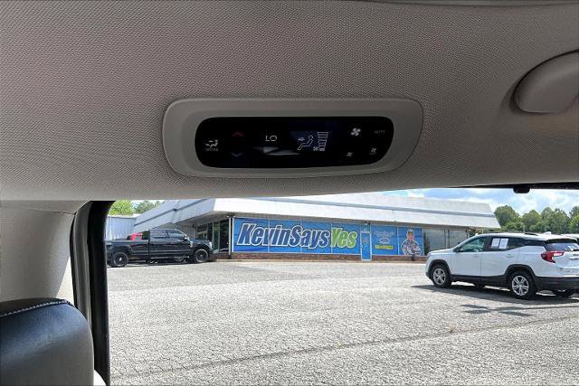 Used 2024 Chrysler Pacifica Touring-L FWD image 34