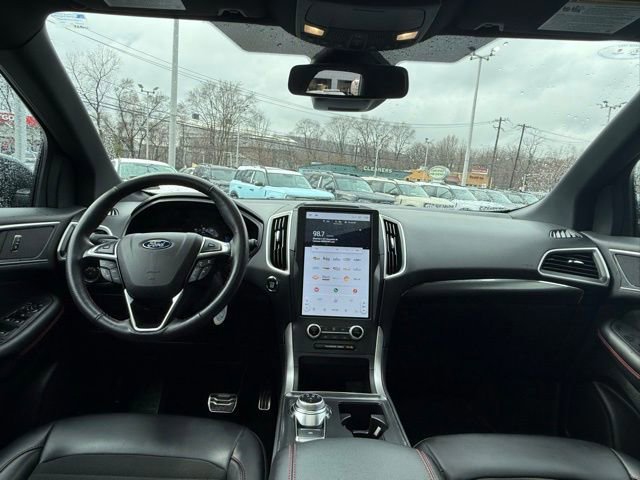 Certified 2023 Ford Edge ST-Line image 11