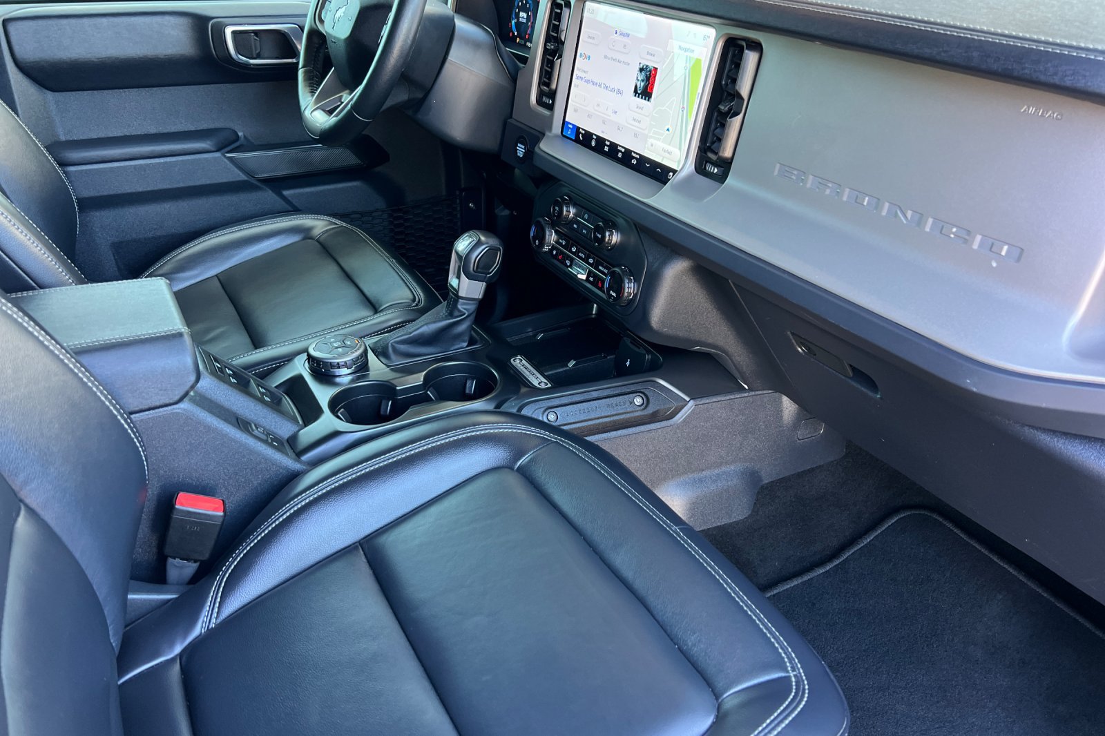 Certified 2025 Ford Bronco Outer Banks AWD/4WD image 16