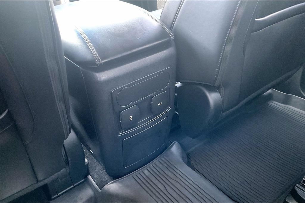 Certified 2024 Ford Explorer XLT w/ Equipment Group 202A RWD image 34
