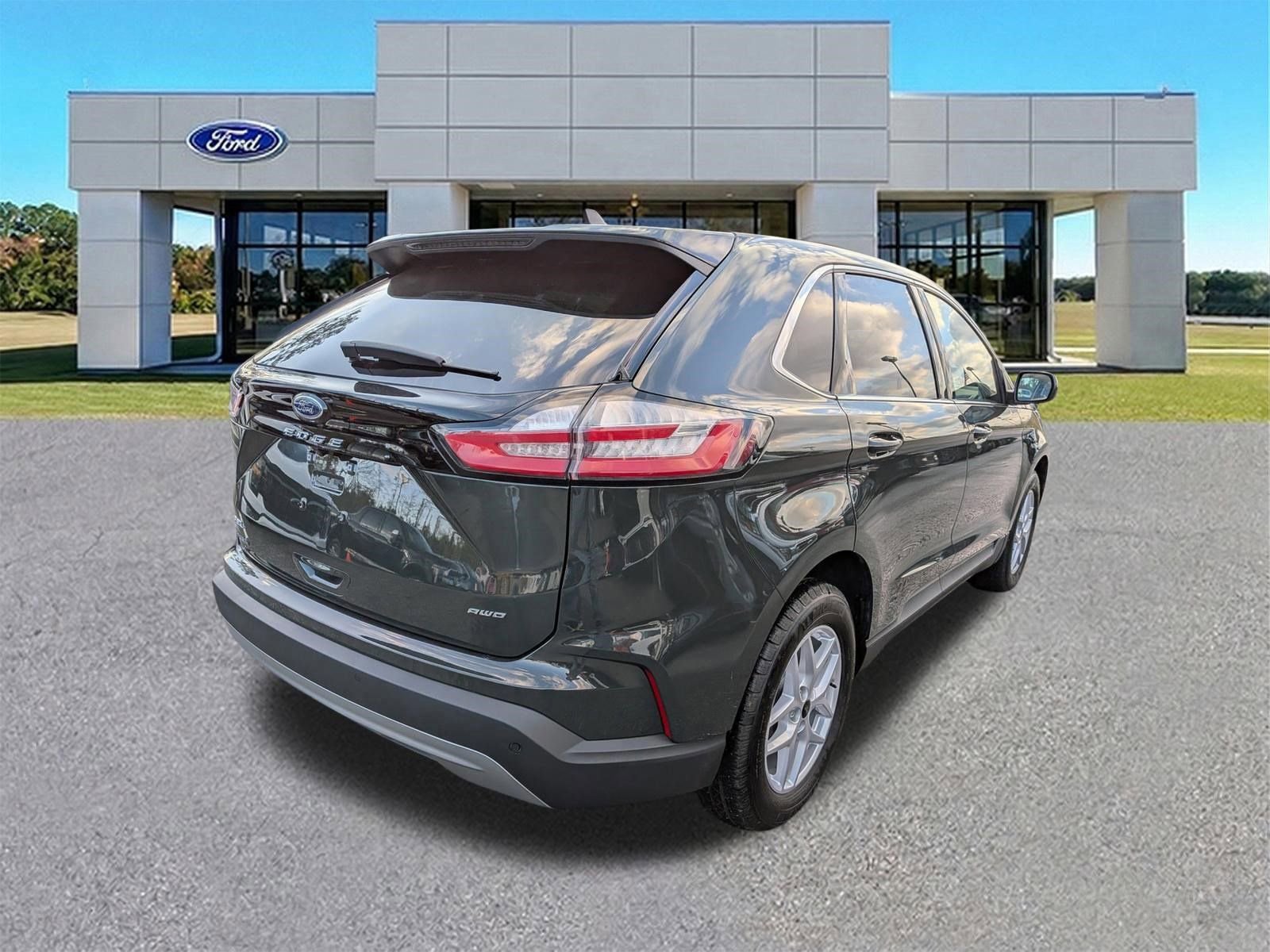 Certified 2024 Ford Edge SEL w/ Convenience Package image 5