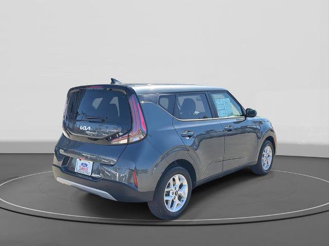 Used 2025 Kia Soul LX image 4