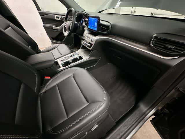 Certified 2024 Ford Explorer XLT w/ Equipment Group 202A AWD/4WD image 20