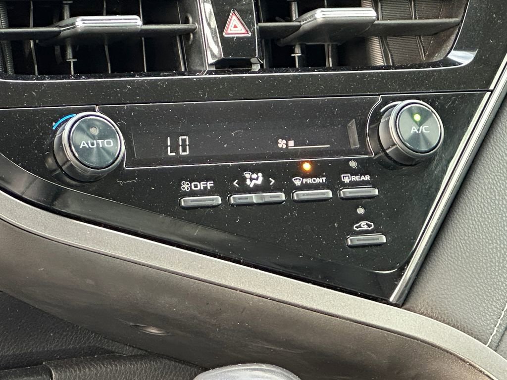 Used 2021 Toyota Camry SE image 14