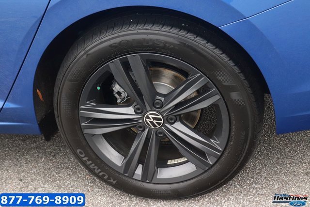 Used 2022 Volkswagen Jetta SE image 9