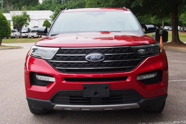 Certified 2024 Ford Explorer XLT w/ Equipment Group 202A AWD/4WD image 2