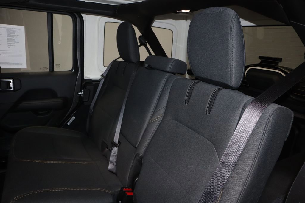 Used 2025 Jeep Wrangler Unlimited Sahara AWD/4WD image 22