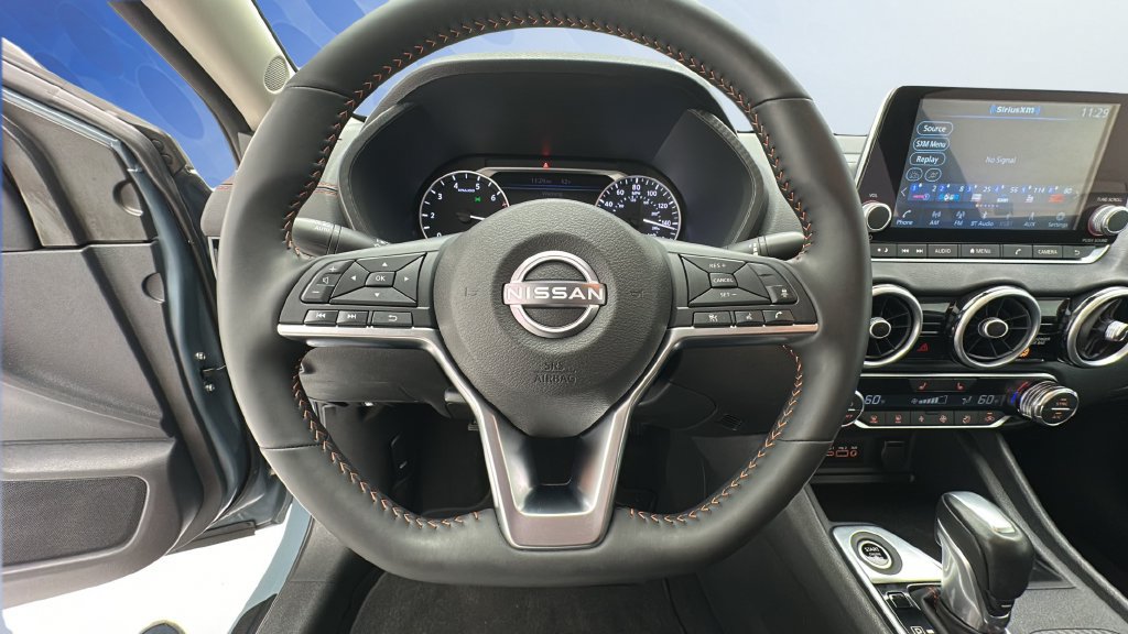 Used 2025 Nissan Sentra SR FWD image 15