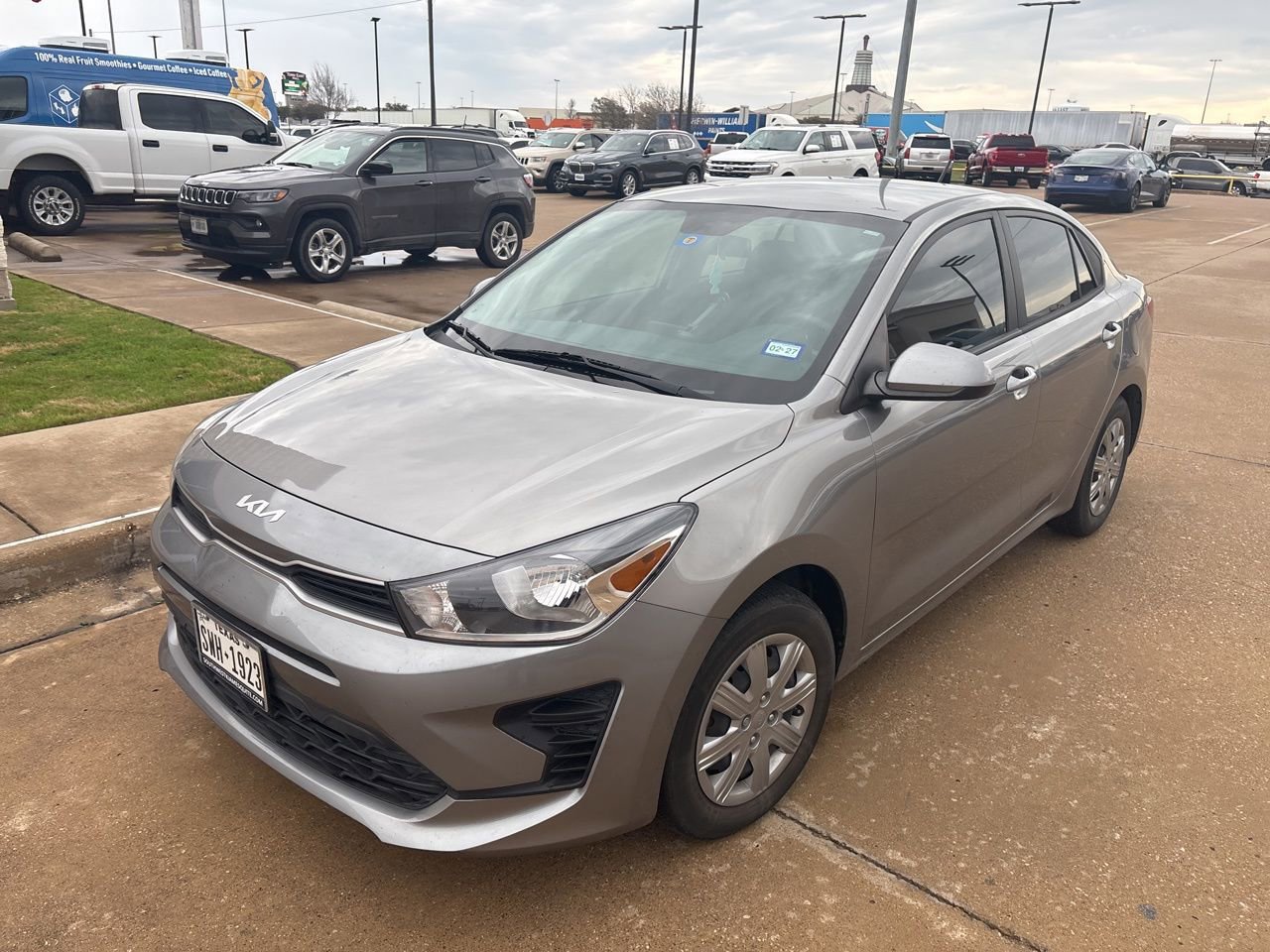 Used 2023 Kia Rio S image 1