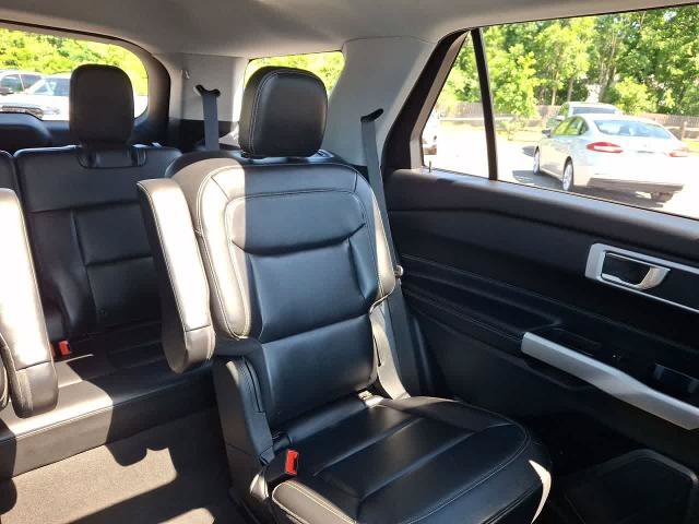 Certified 2021 Ford Explorer XLT w/ Equipment Group 202A AWD/4WD image 14