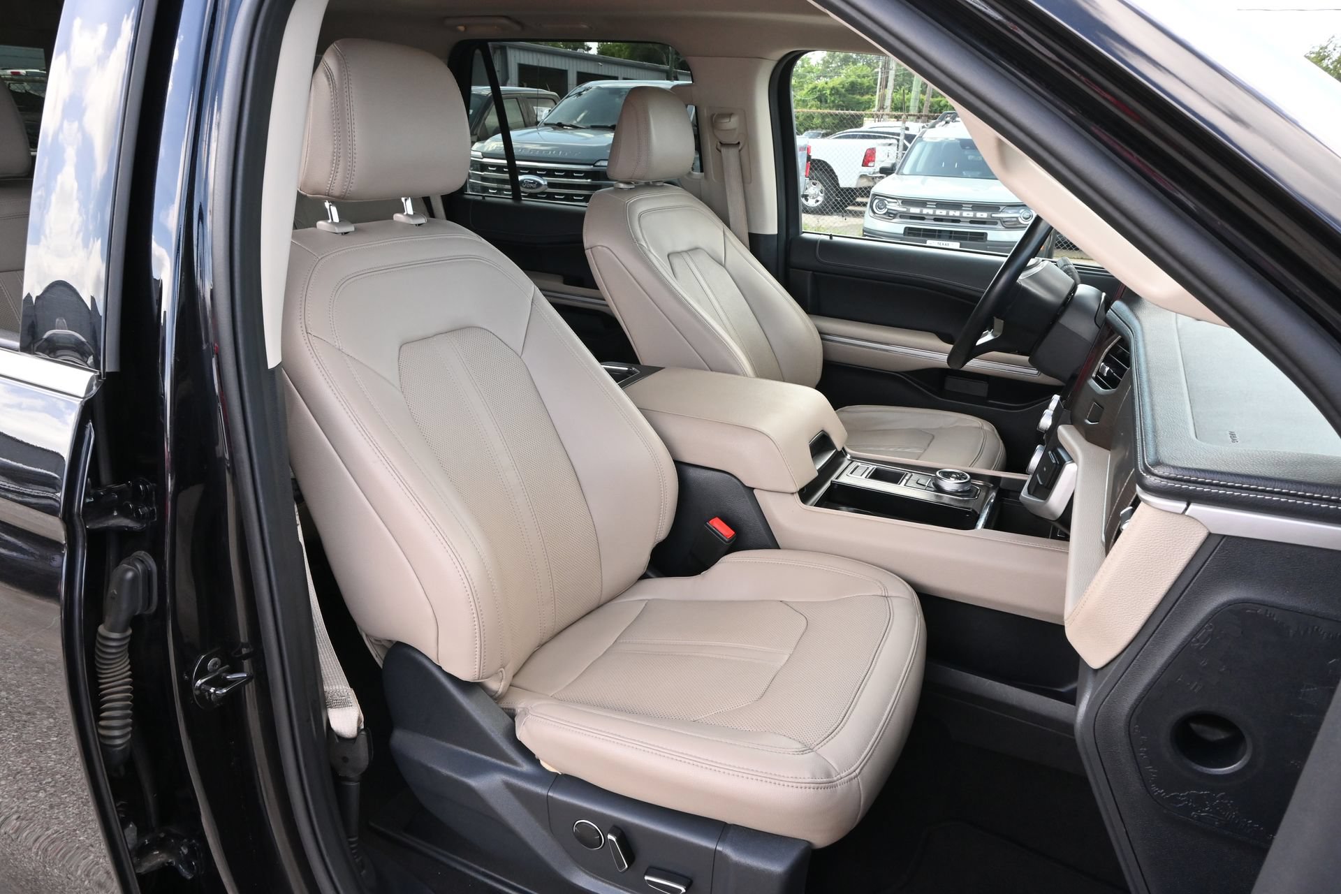 Certified 2024 Ford Expedition Limited RWD image 21