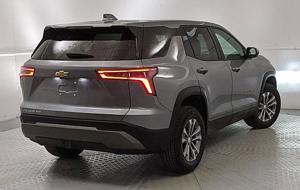 Used 2025 Chevrolet Equinox LT image 4