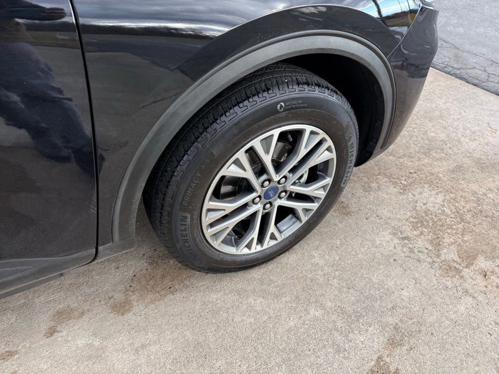 Certified 2022 Ford Escape SEL image 11