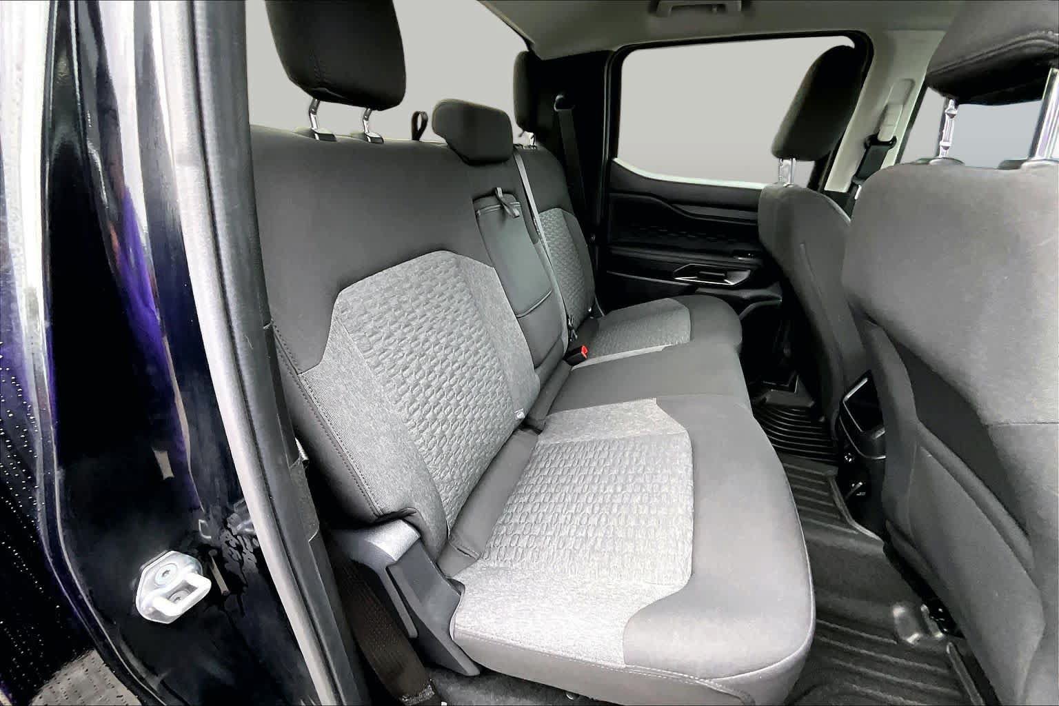 Certified 2025 Ford Ranger XLT w/ Black Appearance Package RWD image 20
