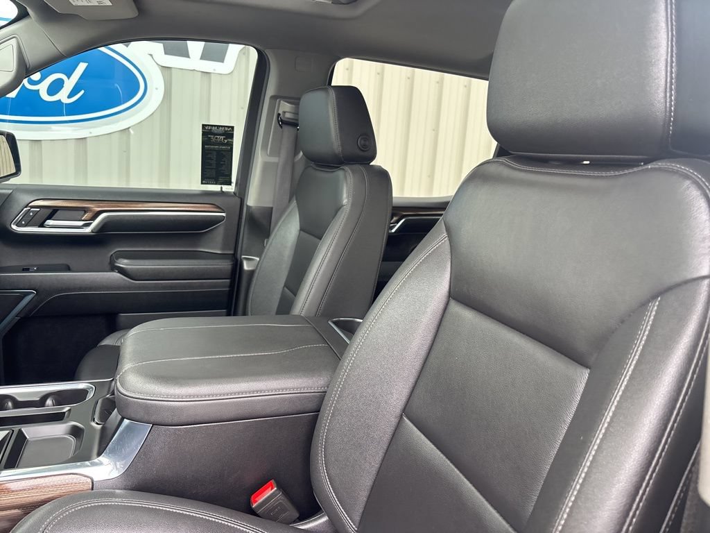 Used 2024 Chevrolet Silverado 1500 RST AWD/4WD image 23