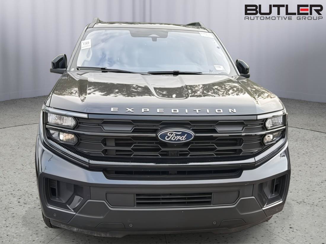 Certified 2025 Ford Expedition Active AWD/4WD image 9