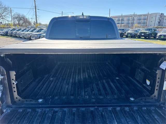 Used 2017 Toyota Tacoma TRD Off-Road image 24