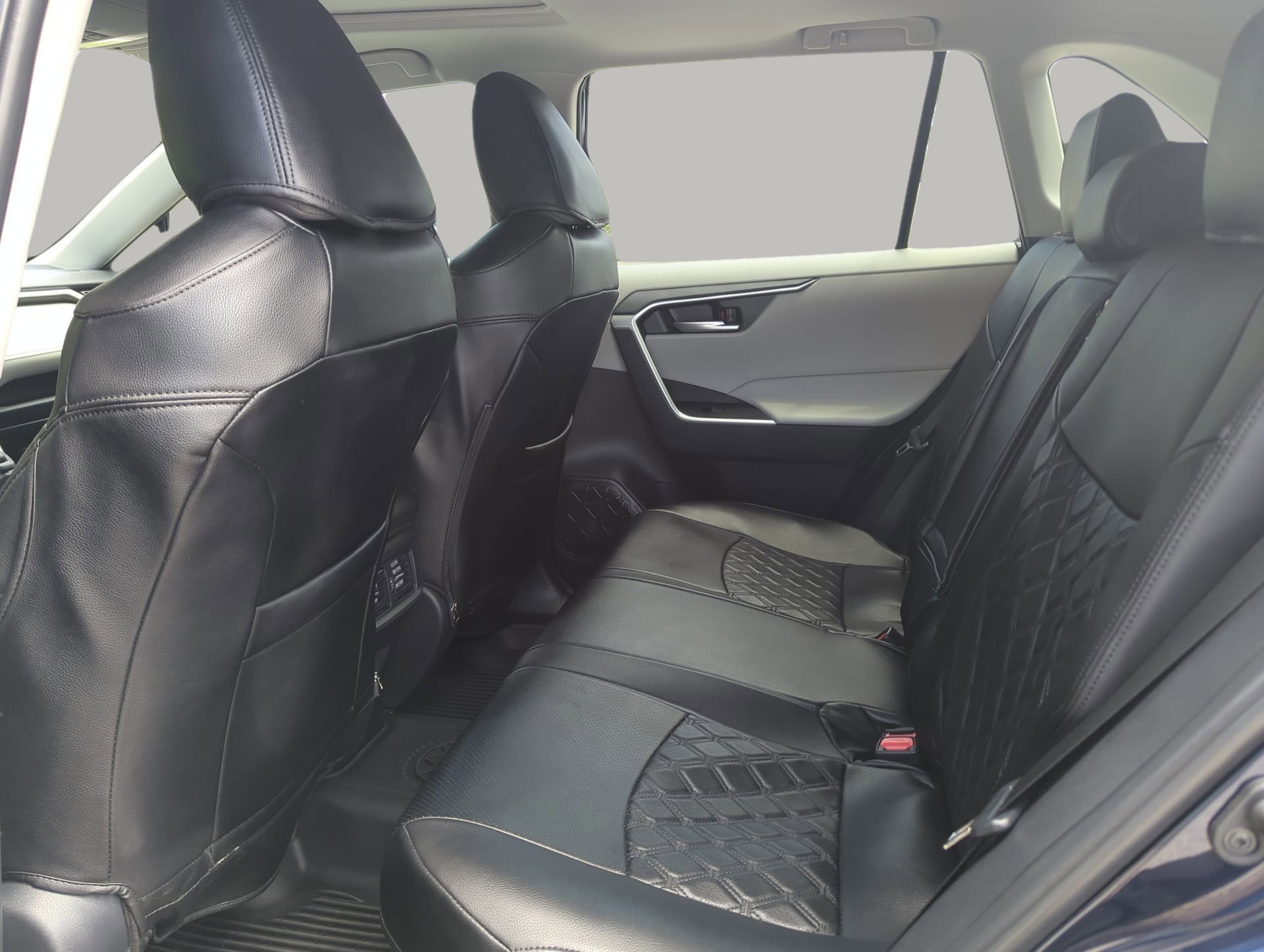 Used 2025 Toyota RAV4 XLE w/ Convenience Package image 53