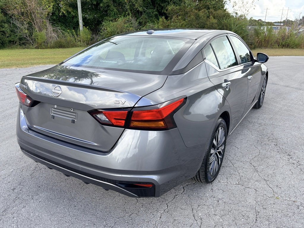 Used 2024 Nissan Altima 2.5 SV image 3