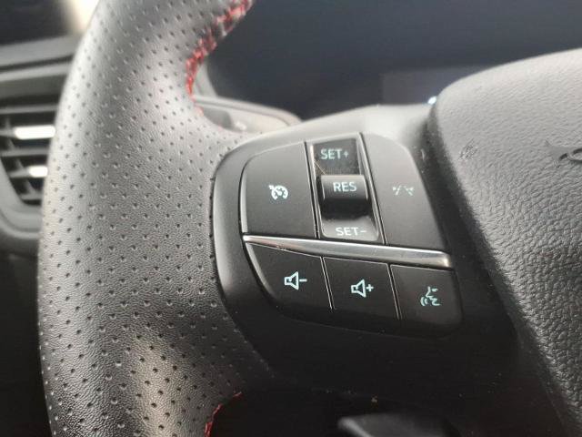 Certified 2025 Ford Escape ST-Line Select AWD/4WD image 28