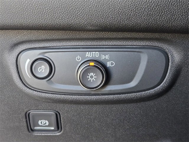 Used 2022 GMC Terrain SLE w/ Elevation Edition image 23