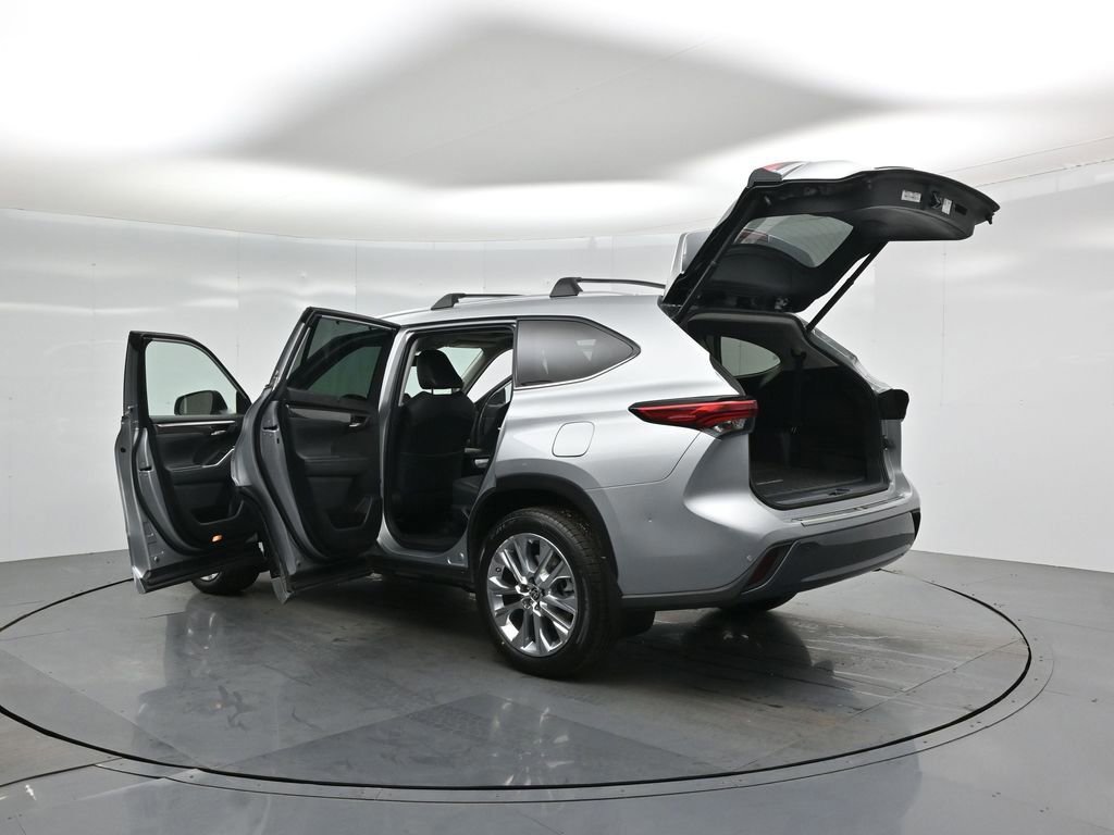 Used 2022 Toyota Highlander Limited image 55