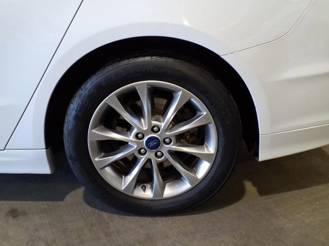 Certified 2017 Ford Fusion SE FWD image 8
