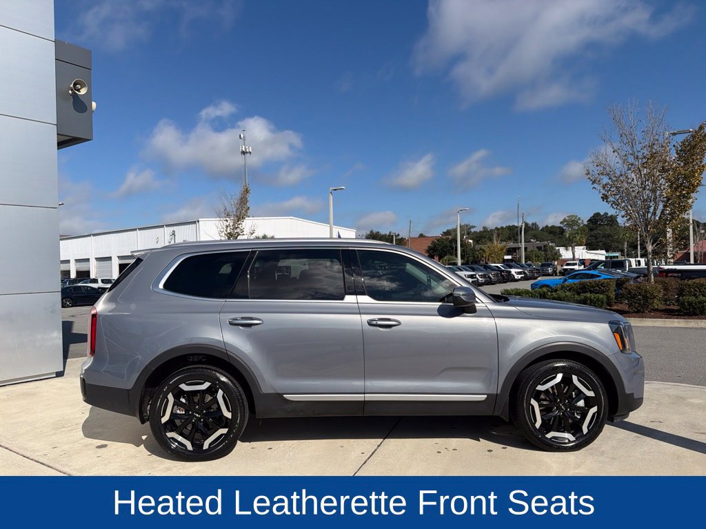 Used 2025 Kia Telluride S FWD image 2