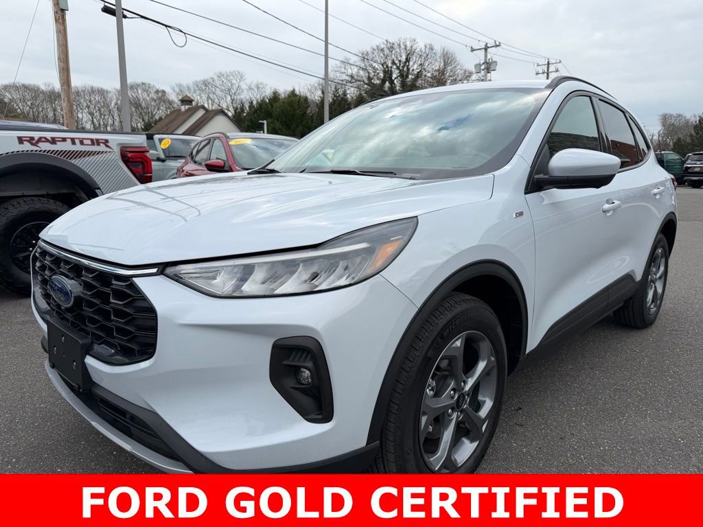 Certified 2025 Ford Escape ST-Line Select w/ Tech Pack #2 image 3