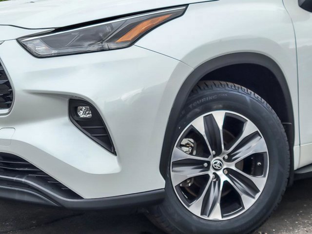 Used 2022 Toyota Highlander XLE image 10