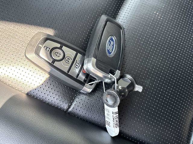 Certified 2024 Ford Escape Platinum AWD/4WD image 32